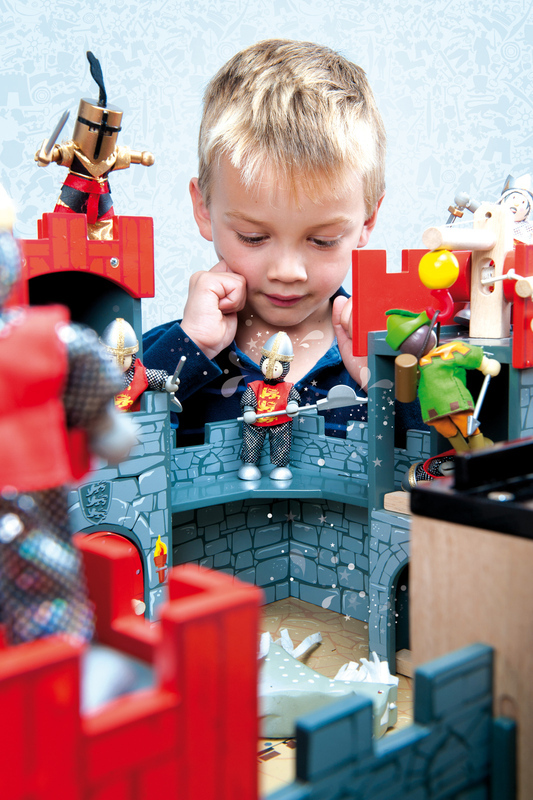 le toy van lionheart castle